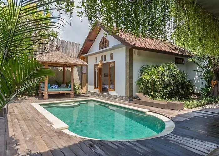 Villa Pulesari 3 Bedrooms Seminyak