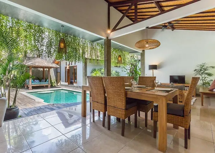Villa Pulesari 3 Bedrooms Seminyak