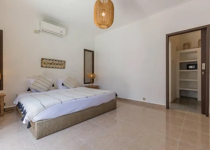 Villa Pulesari 3 Bedrooms Seminyak