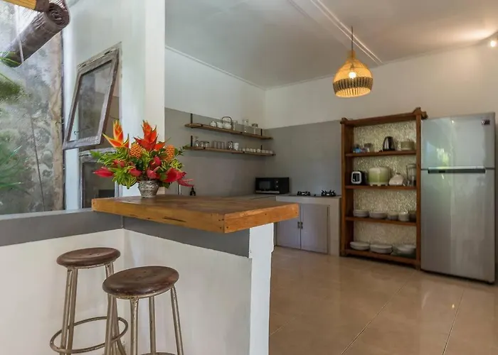 Pulesari 3 Bedrooms Villa Seminyak
